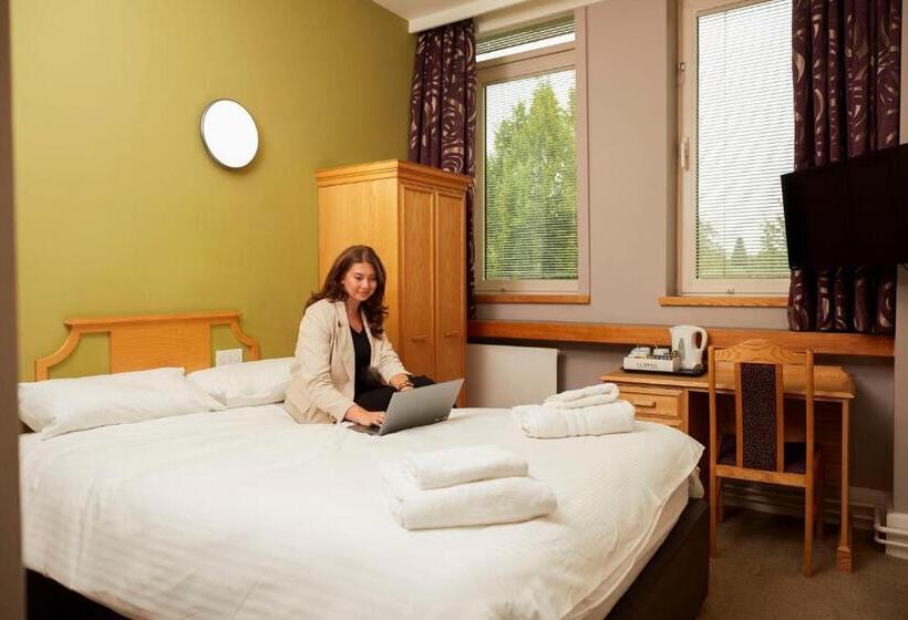 ホテル Kents Hill Park Training & Conference Centre