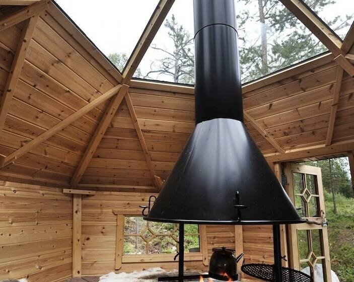 ホテル Korpikartano