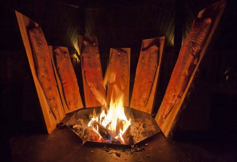 ホテル Korpikartano