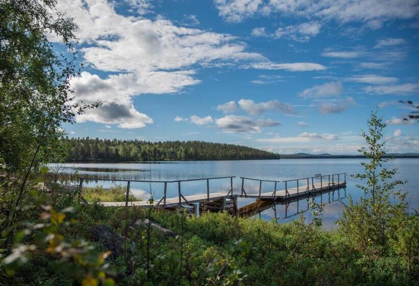 ホテル Korpikartano