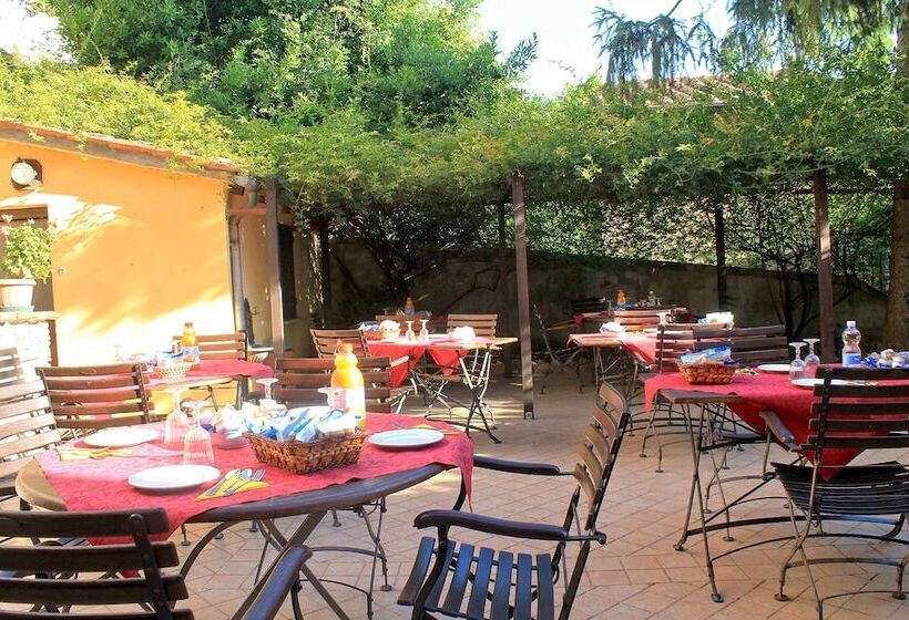 Отель La Terrazza Di Montepulciano