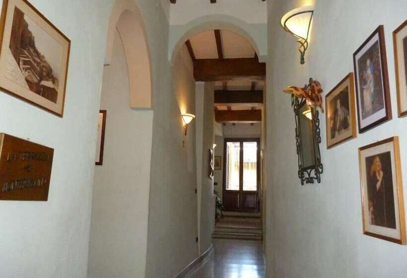 Отель La Terrazza Di Montepulciano