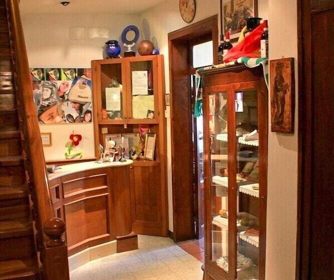 Отель La Terrazza Di Montepulciano