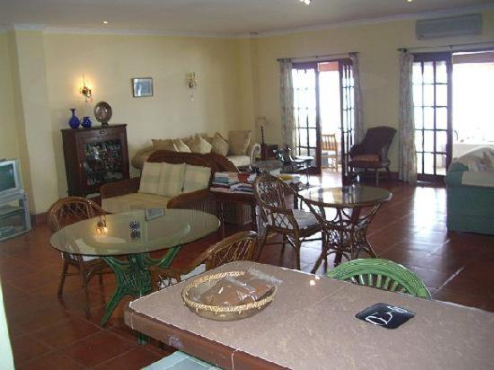 فندق Las Flores Beachside