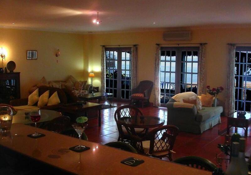 فندق Las Flores Beachside