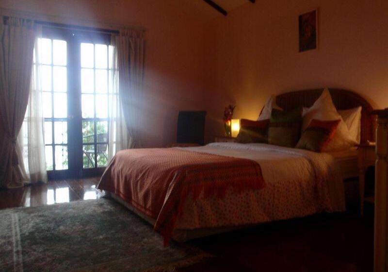 فندق Las Flores Beachside