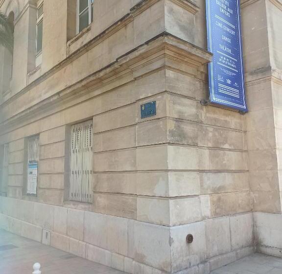 فندق Little Palace