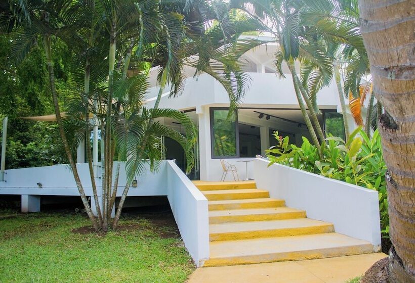 호텔 Loharano Lodge