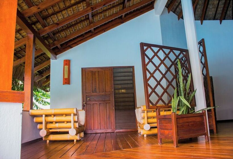 호텔 Loharano Lodge