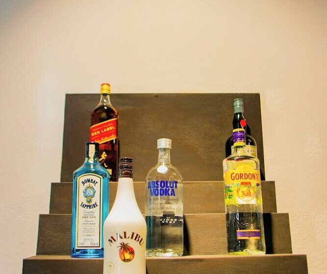 호텔 Loharano Lodge