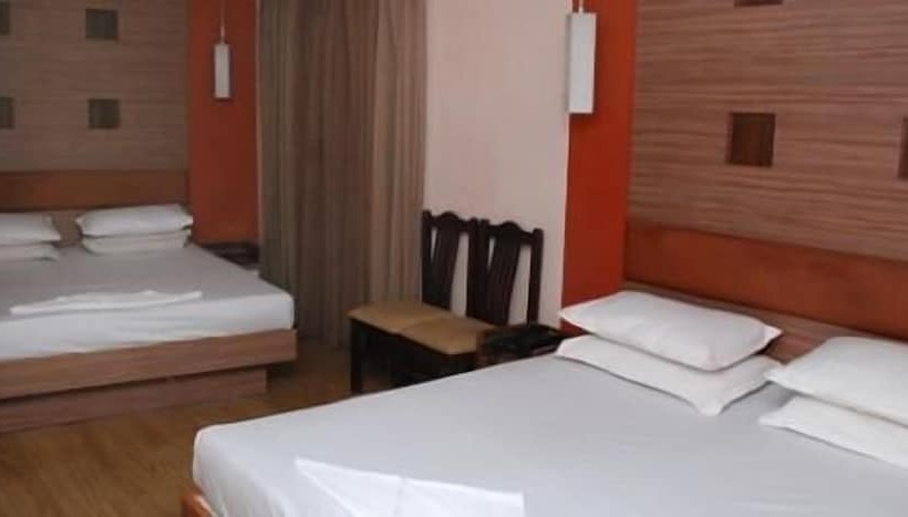 ホテル Maneck Residency