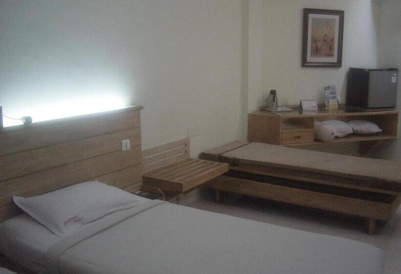 בית מלון כפרי Parklane