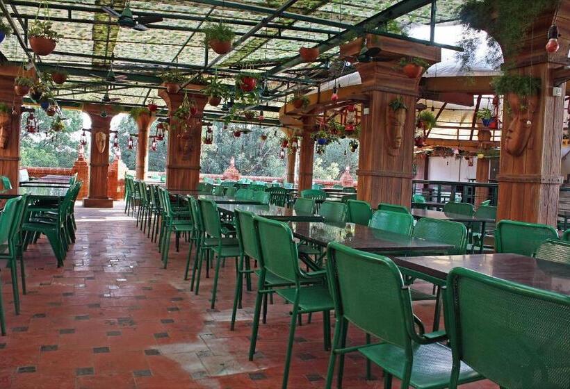 בית מלון כפרי Parklane