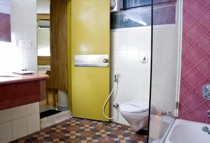 בית מלון כפרי Parklane