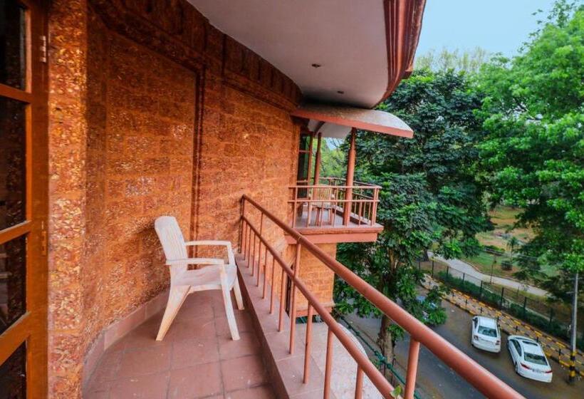 בית מלון כפרי Parklane