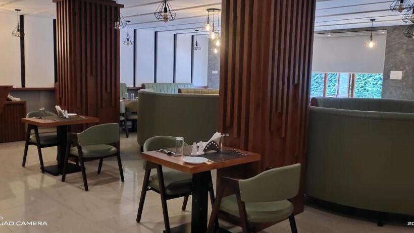 ホテル Preethi Classic Towers