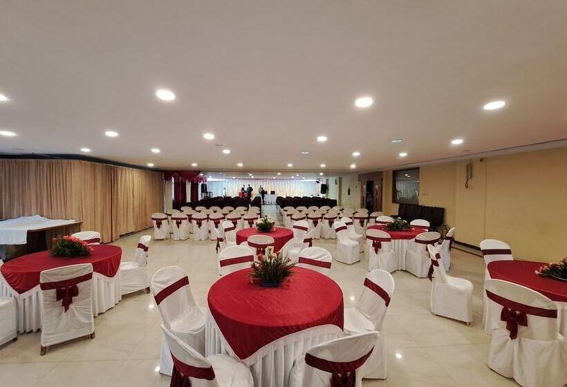 Отель Preethi Classic Towers