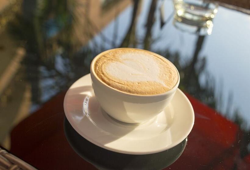 Protea Hotel By Marriott Entebbe