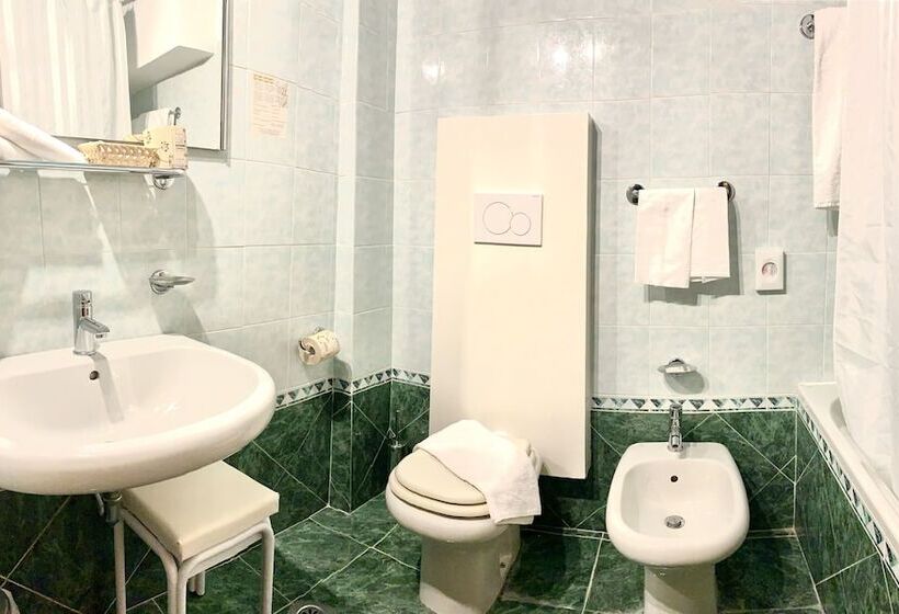 فندق Raffaello   Self Check In Free