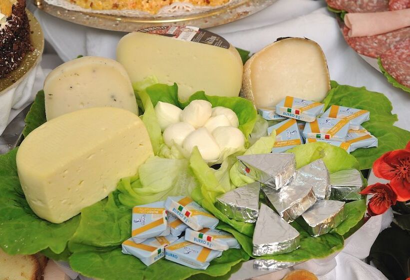 فندق Raffaello   Self Check In Free