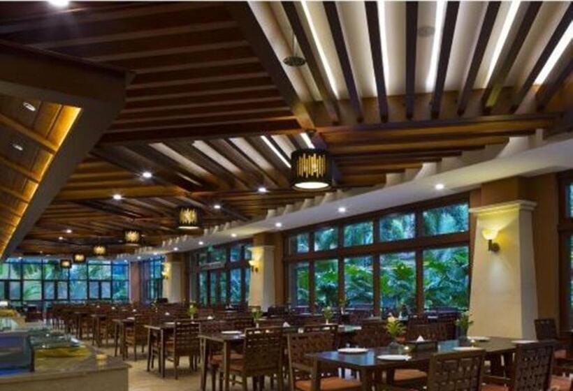 هتل Ramada Plaza By Wyndham Xishuangbanna South