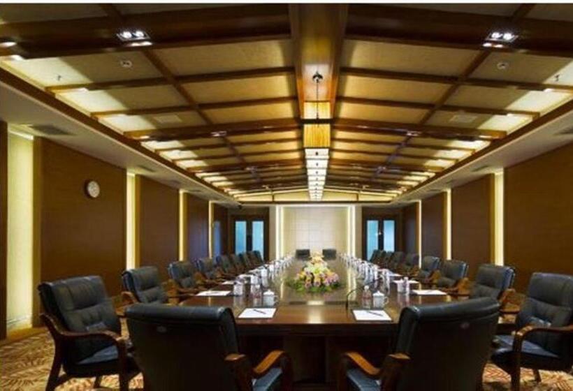 هتل Ramada Plaza By Wyndham Xishuangbanna South