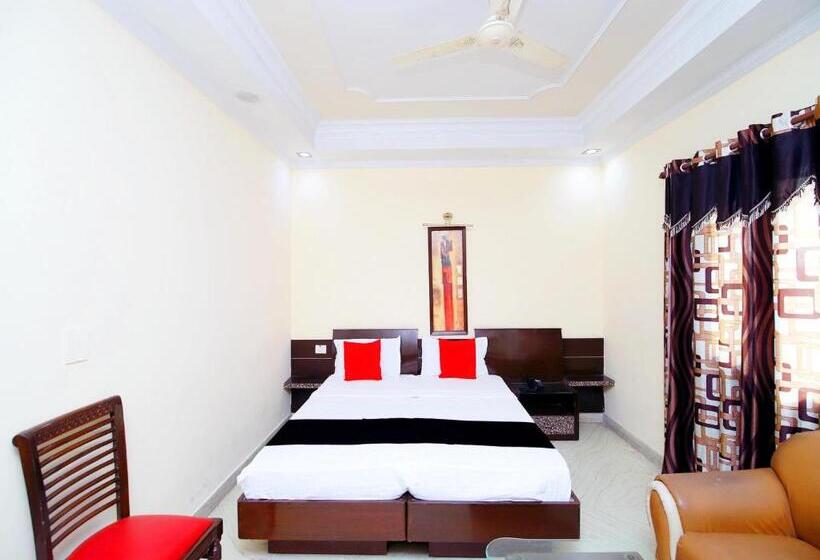 ホテル Sanjog International