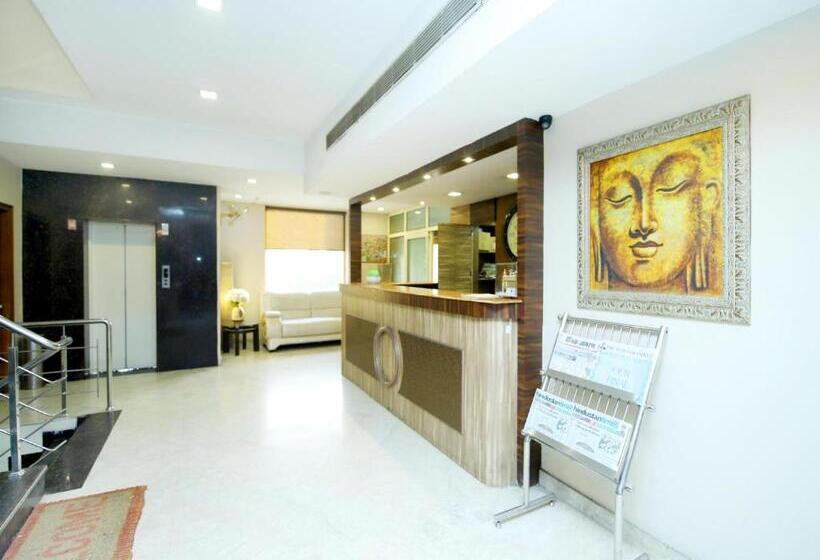 ホテル Sanjog International