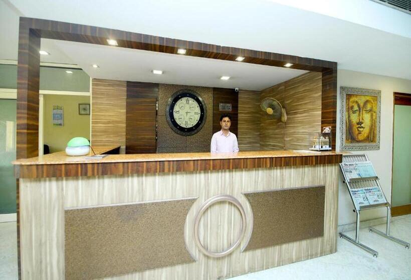 ホテル Sanjog International