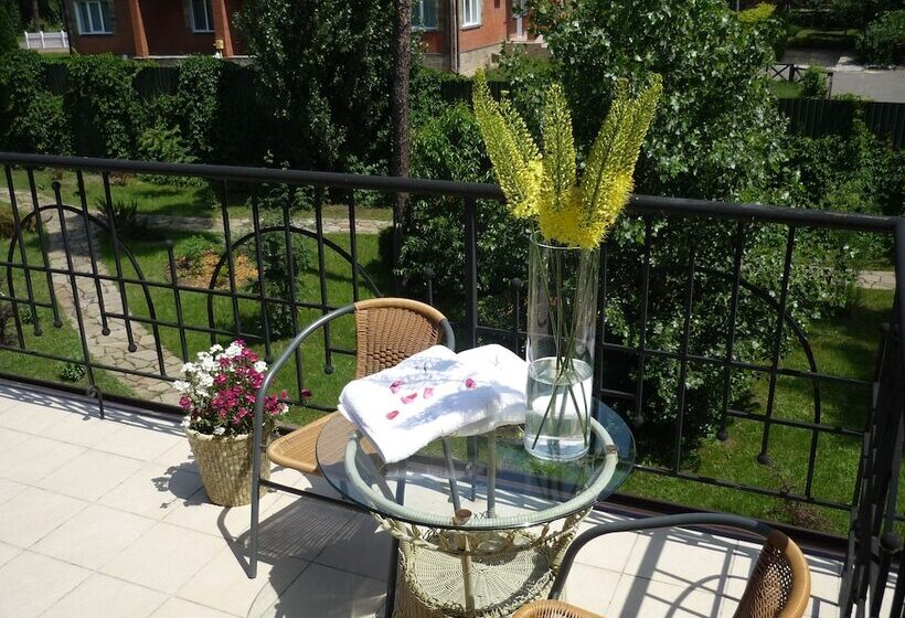 בית מלון כפרי Seasons Spa Boutique