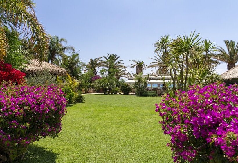 ホテル Simius Playa