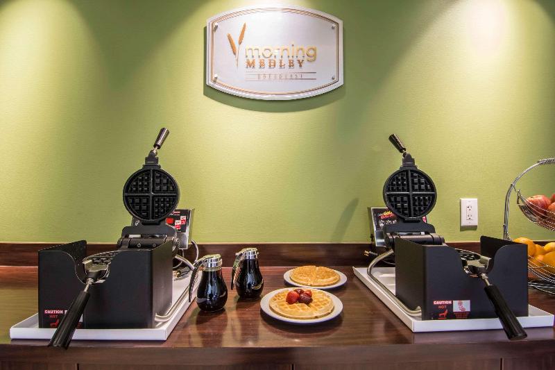 בית מלון כפרי Sleep Inn Regina East