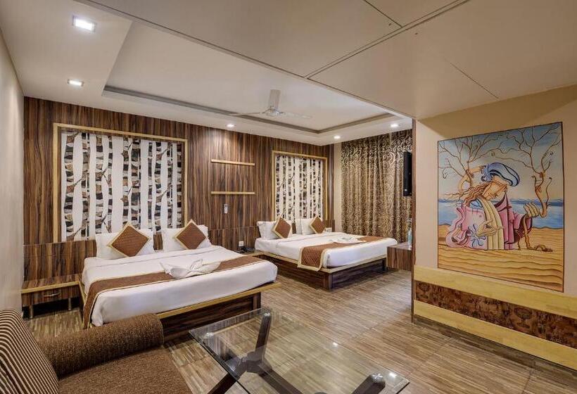 ホテル The Royal Melange Beacon