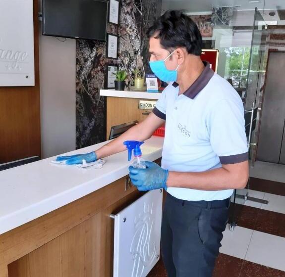 ホテル The Royal Melange Beacon