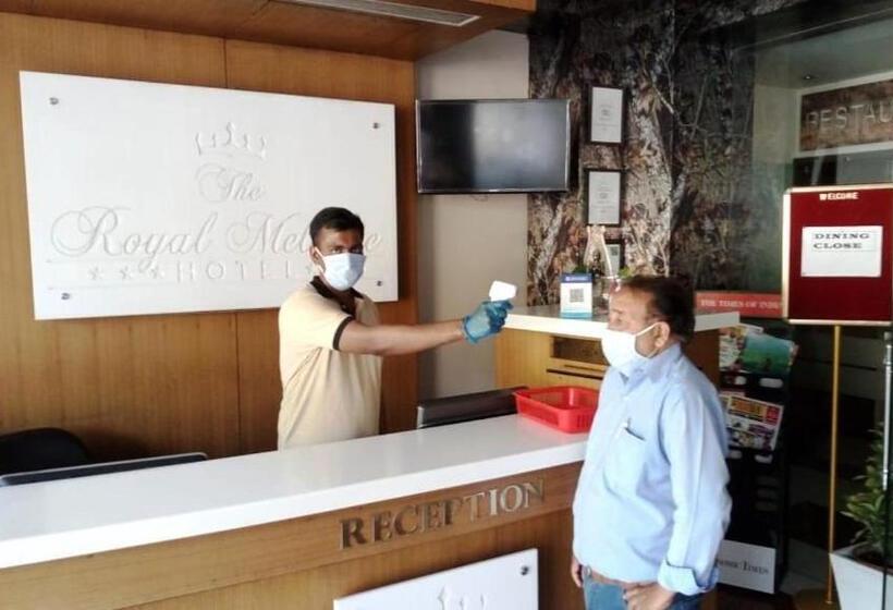 ホテル The Royal Melange Beacon