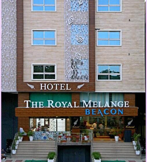 ホテル The Royal Melange Beacon