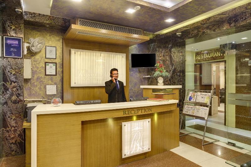 ホテル The Royal Melange Beacon