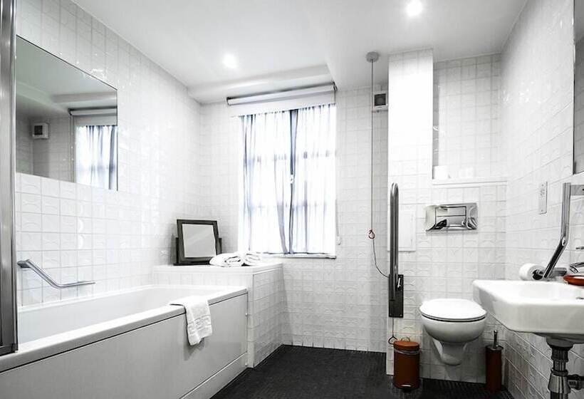 هتل The Whitechapel