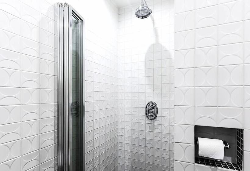 هتل The Whitechapel