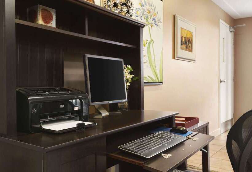 בית מלון כפרי Travelodge By Wyndham Spruce Grove