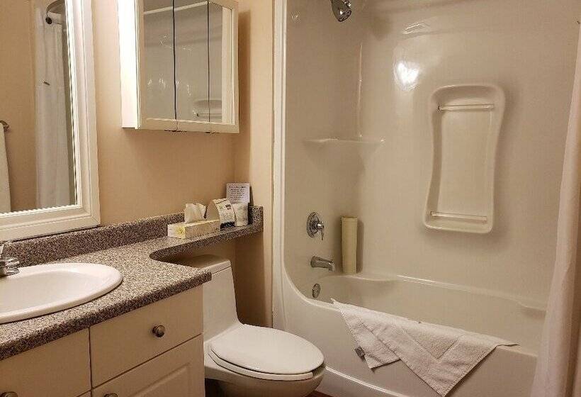 בית מלון כפרי Travelodge By Wyndham Spruce Grove