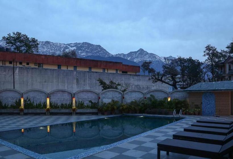 هتل Treebo Trend Gk Conifer