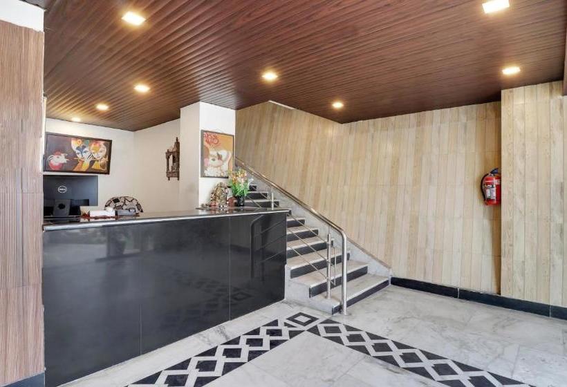 בית מלון כפרי Treebo Mayur, Mall Road