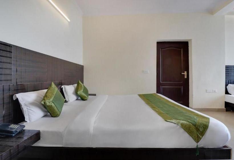 בית מלון כפרי Treebo Mayur, Mall Road