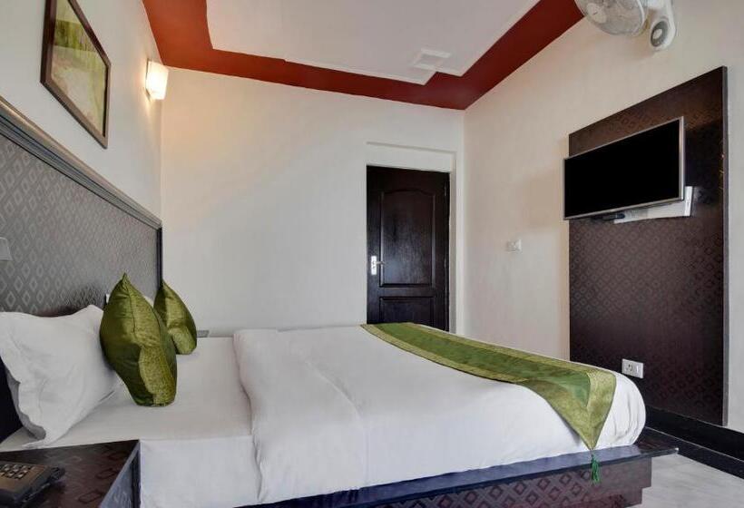 בית מלון כפרי Treebo Mayur, Mall Road