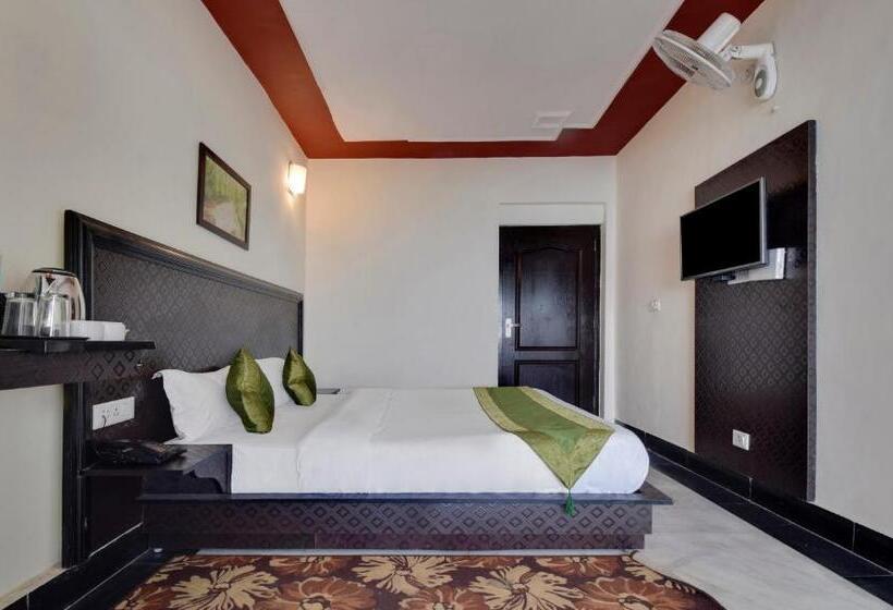 בית מלון כפרי Treebo Mayur, Mall Road