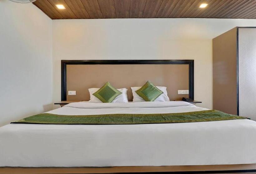 בית מלון כפרי Treebo Mayur, Mall Road