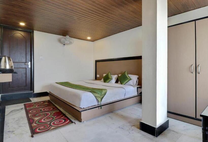 בית מלון כפרי Treebo Mayur, Mall Road