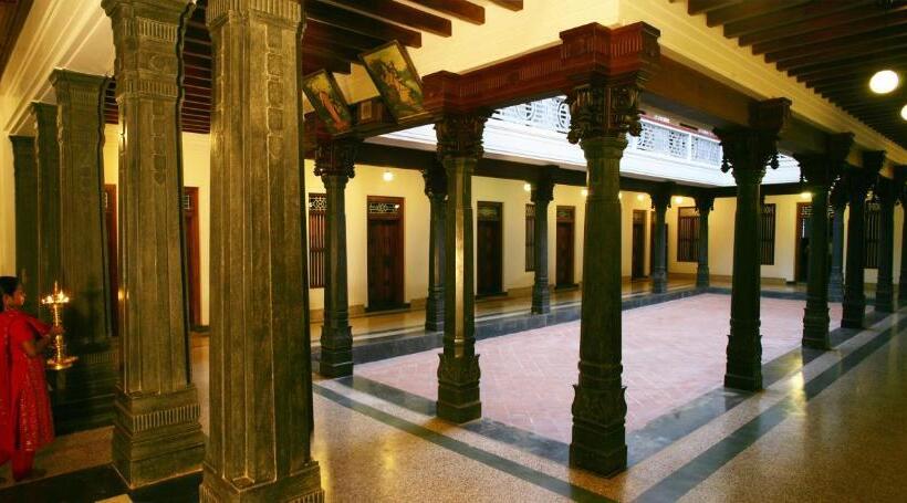 Отель Visalam Chettinad Palace   A Cgh Earth Experience
