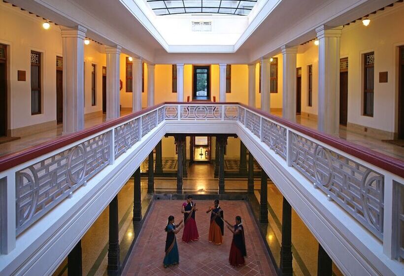 Отель Visalam Chettinad Palace   A Cgh Earth Experience